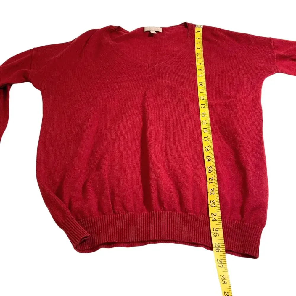 Banana Republic Men's Red V-Neck Sweater Size Medium